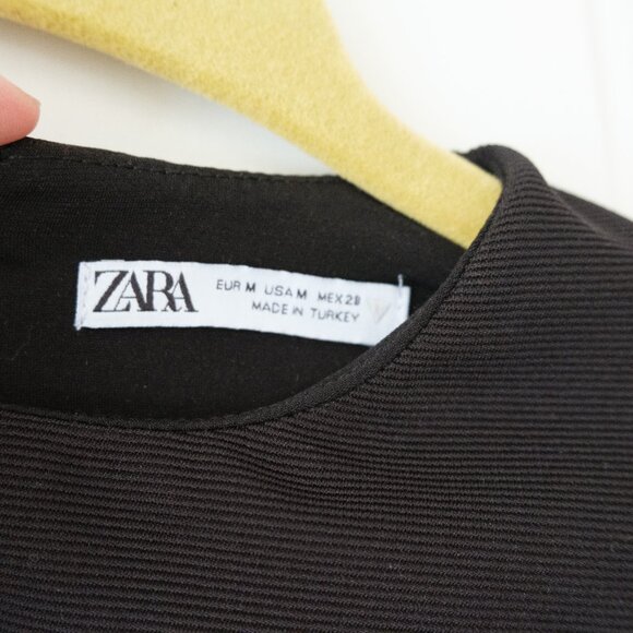 Zara ribbed sleeveless crop top with V hem - Medium - Picture 3 of 4